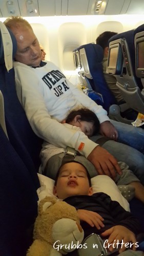 6 tips to surviving long-haul flights with toddlers