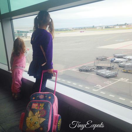 How can you help your kids prepare for a move abroad? Here're some tips on helping them seeing the move in a positive light.